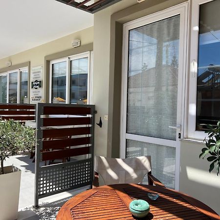 Artemis Rooms Two Steps By The Sea Platanés Exterior foto