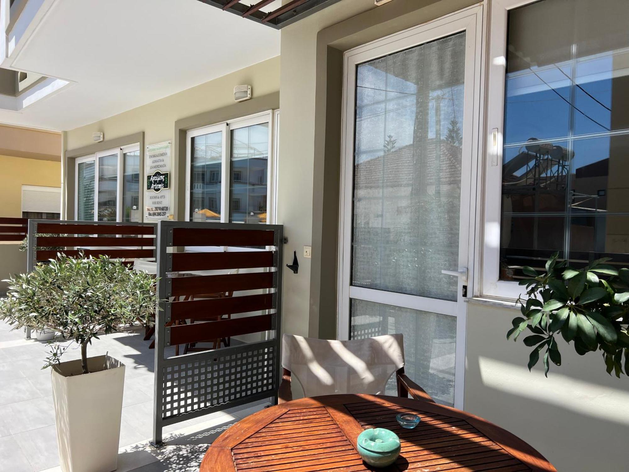 Artemis Rooms Two Steps By The Sea Platanés Exterior foto