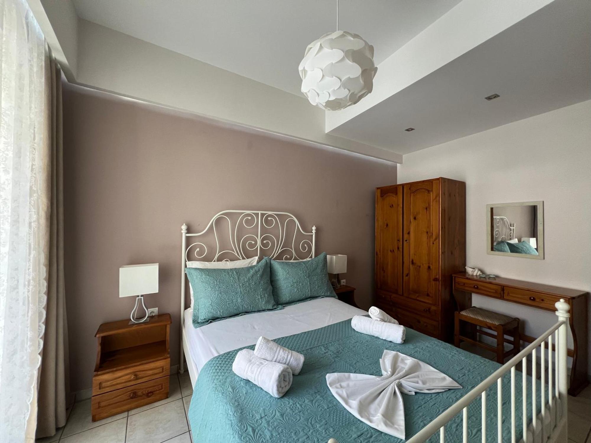 Artemis Rooms Two Steps By The Sea Platanés Exterior foto