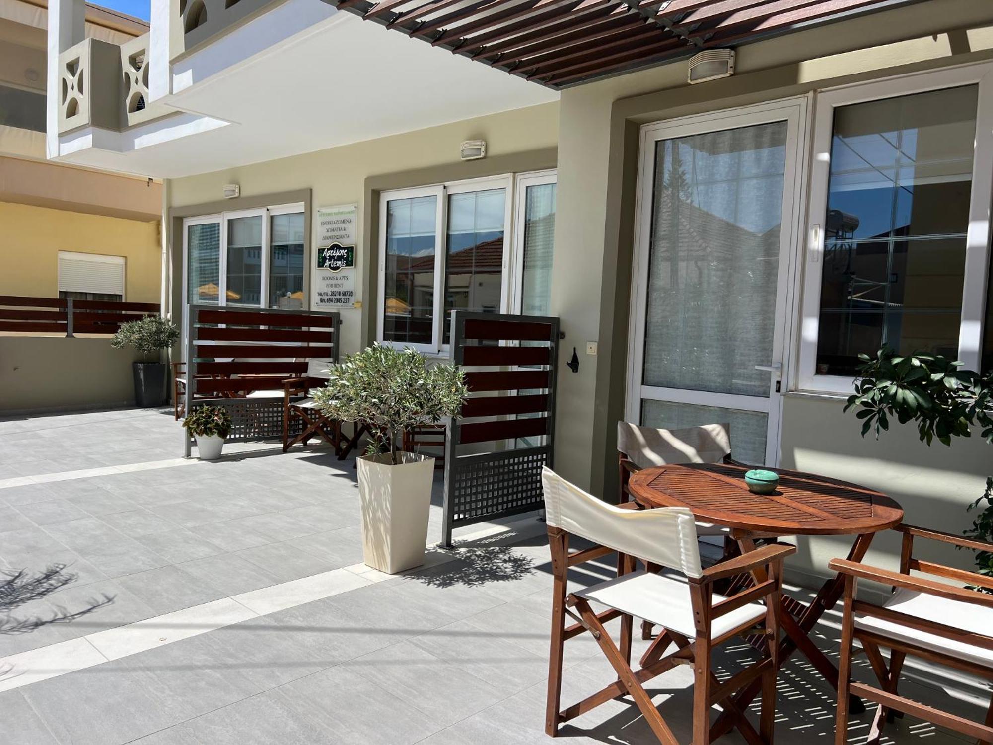 Artemis Rooms Two Steps By The Sea Platanés Exterior foto
