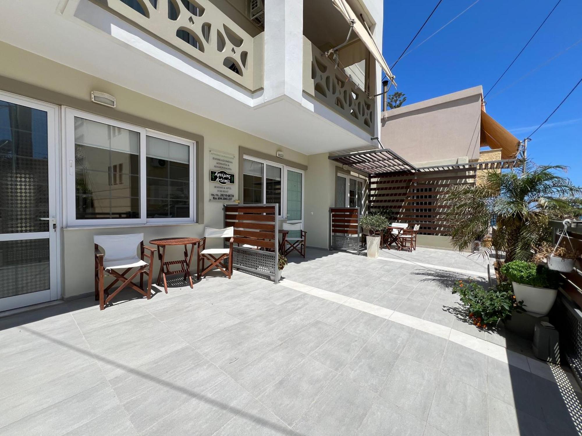 Artemis Rooms Two Steps By The Sea Platanés Exterior foto