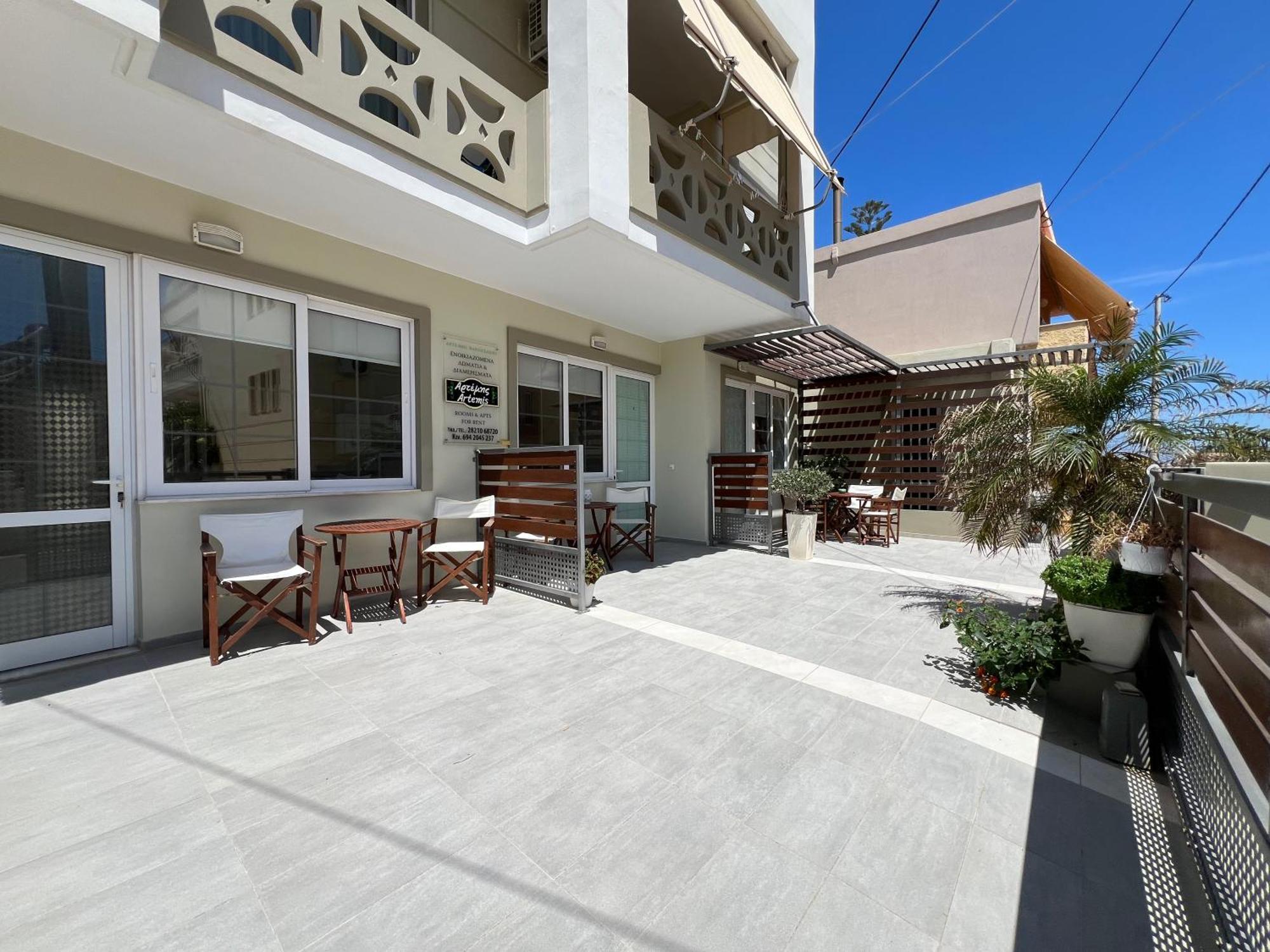 Artemis Rooms Two Steps By The Sea Platanés Exterior foto