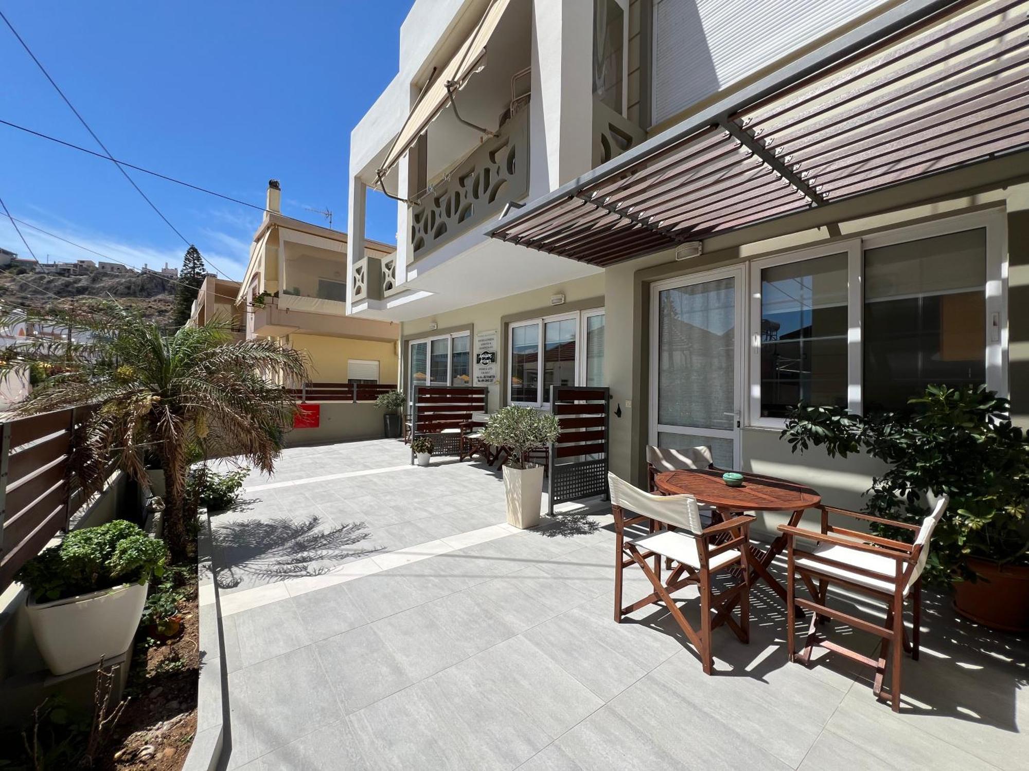 Artemis Rooms Two Steps By The Sea Platanés Exterior foto