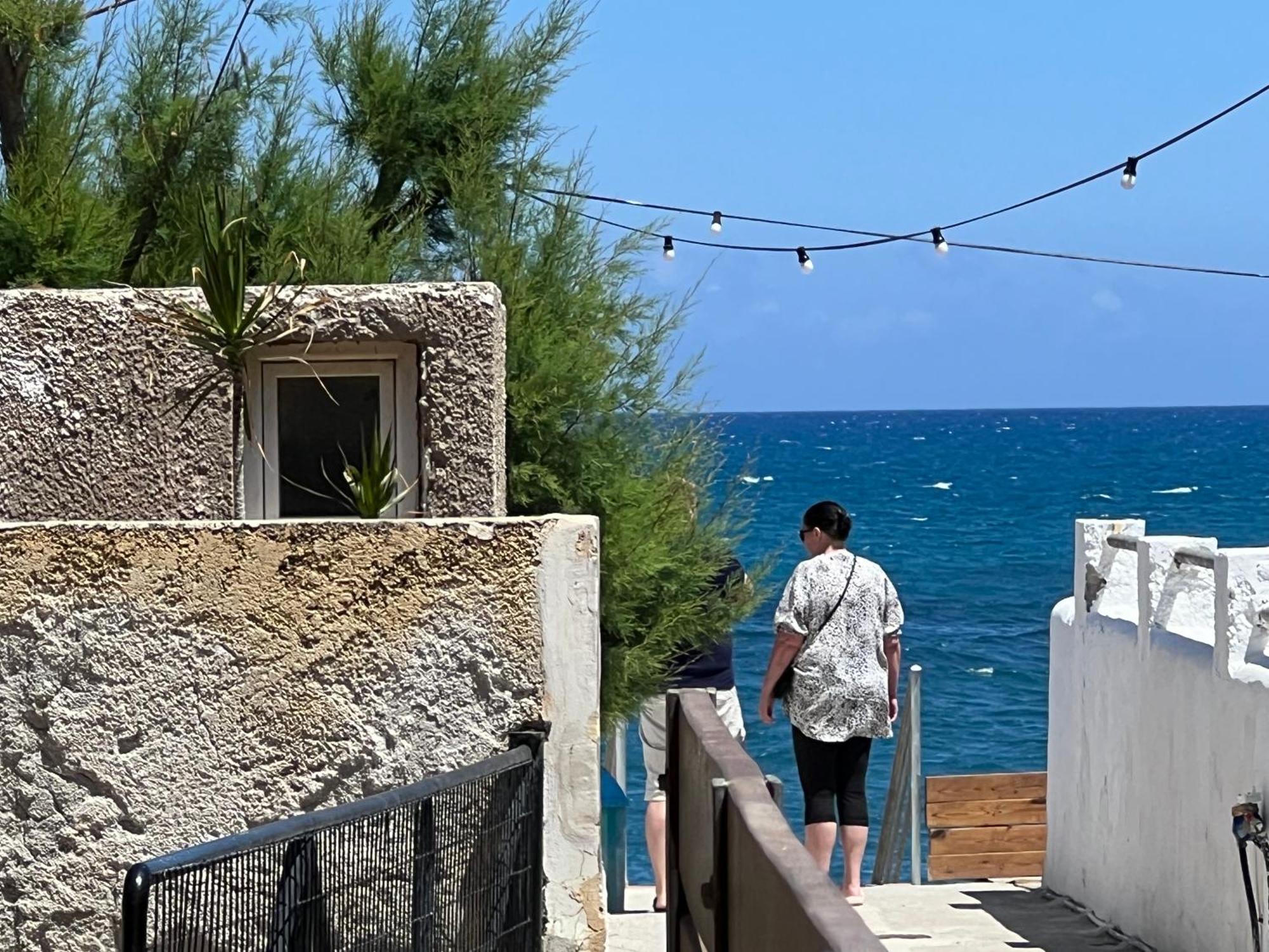 Artemis Rooms Two Steps By The Sea Platanés Exterior foto